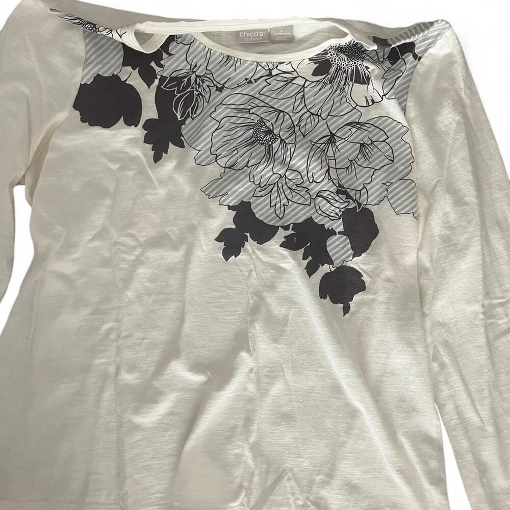 Chicos Women's White and black floral long sleeve shirt